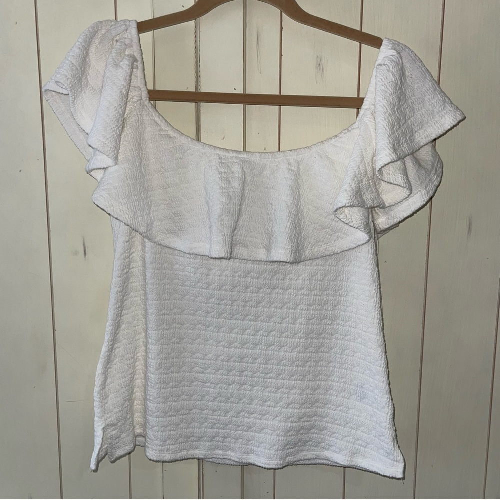 Anthropologie off-white textured ruffle off-the-shoulder top. Dolan Size M